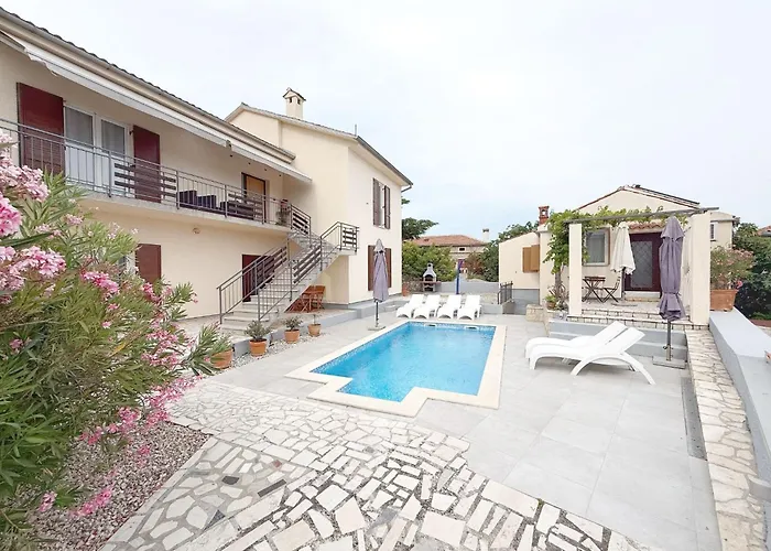 Lacodelama Mini - Pina Mit Pool By Interhome * Ližnjan