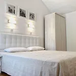 Lacodelama Mini - Pina Mit Pool By Interhome Appartamento Ližnjan