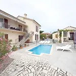 Lacodelama Mini - Pina Mit Pool By Interhome Appartamento