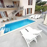 Lacodelama Mini - Pina Mit Pool By Interhome *