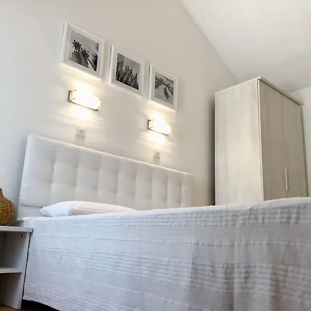 Lacodelama Mini - Pina Mit Pool By Interhome * Ližnjan