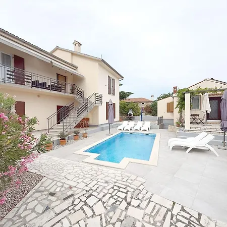 Lacodelama Mini - Pina Mit Pool By Interhome Appartamento