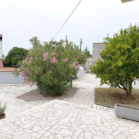 Lacodelama Mini - Pina Mit Pool By Interhome * Ližnjan