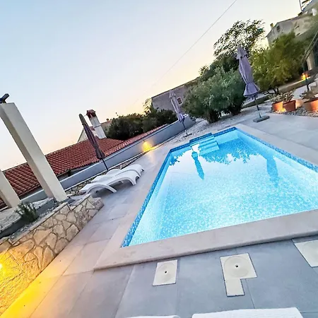 Lacodelama Mini - Pina Mit Pool By Interhome Ližnjan