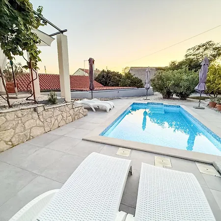 Lacodelama Mini - Pina Mit Pool By Interhome Apartmán Ližnjan