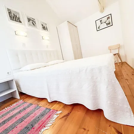 Lacodelama Mini - Pina Mit Pool By Interhome